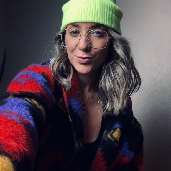 ❄️ RESTOCK 🚨 Neon Green Ribbed Beanie - Picture 6 of 6